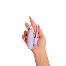 Load image into Gallery viewer, svakom-plume-flexible-brush-tail-bullet-vibrator
